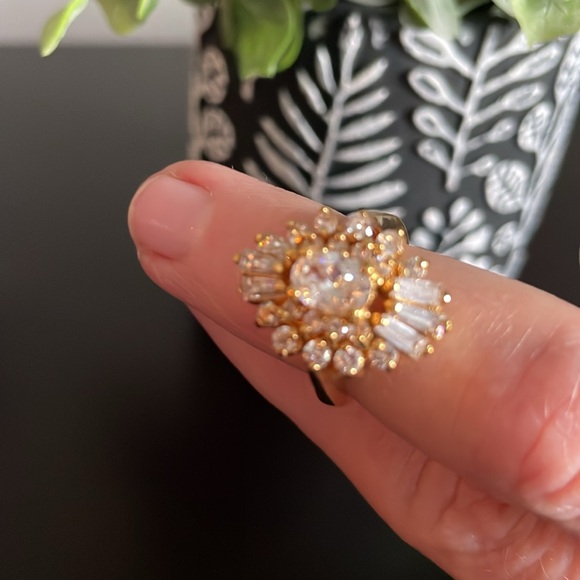 Vintage Avon Cocktail Ring - Picture 2 of 5